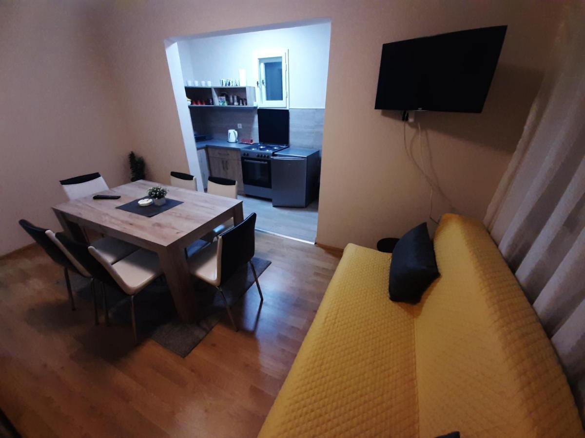Haus Apartman Zajecar M&L מראה חיצוני תמונה