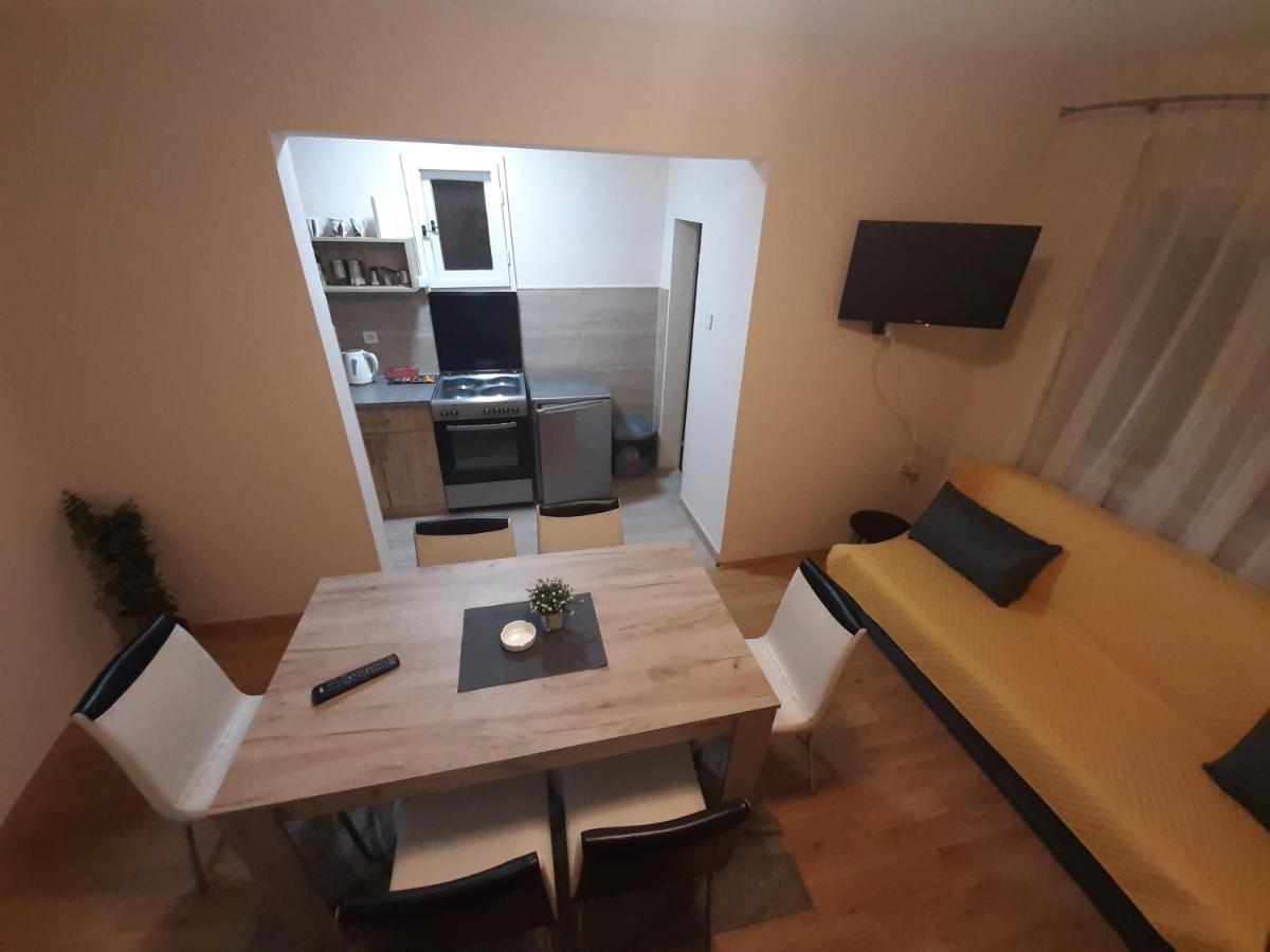 Haus Apartman Zajecar M&L מראה חיצוני תמונה