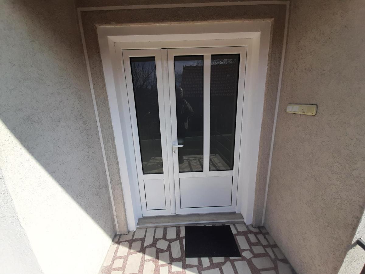 Haus Apartman Zajecar M&L מראה חיצוני תמונה