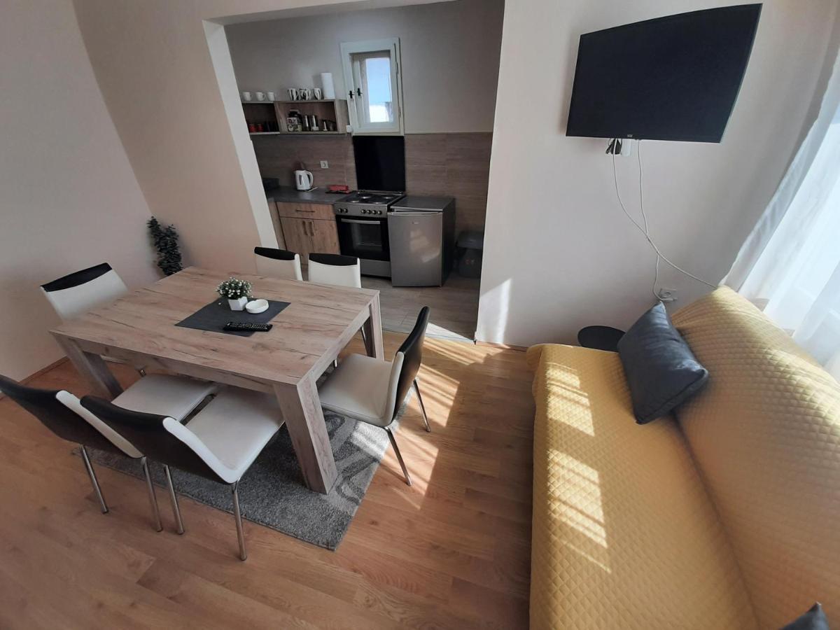 Haus Apartman Zajecar M&L מראה חיצוני תמונה